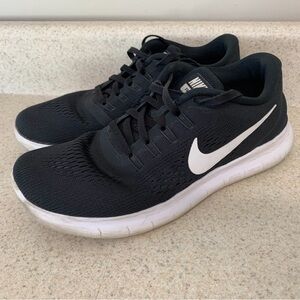 Nike Free RN Black & White Shoes - sz 7.5